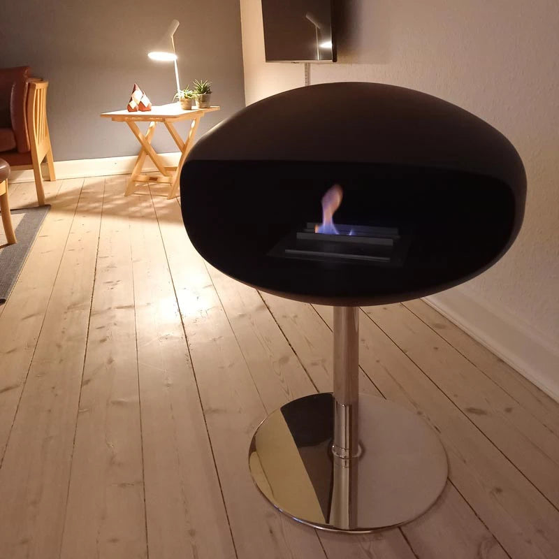 Cocoon Pedestal – matná čierna so stojanom z ocele
